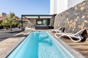 Villa La Tabaiba- Bright open spaces, private & heated pool