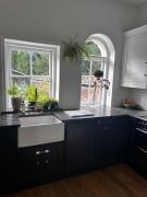 Chestnut Cottage - 4 bedroom house