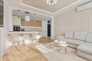 Elegant 1BR Apt with AC Elegant 1BR Apt with AC