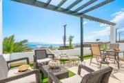 Stunning Marina & Sea Views Relax in Amarilla Golf LBR638