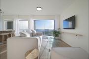 The Lighthouse - Sea View Apartment