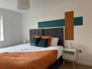 Spacious 3 Bed Home Near Hospital Free Parking