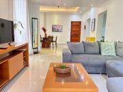 Great 3BR apartment- only 2 blocks from the beach!