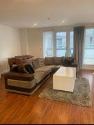 Spacious Central Penthouse Apartment With Parking