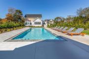 Top Shelter Island