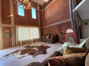 Hermosa cabaña completamente equipada con alberca y jardín