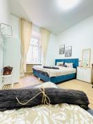 Comfortable 5BR Shared Apt 10 Minute Walk to Matzleinsdorfer Platz