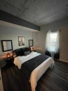 Chic City Apartment with parking Canal View RoofDeck