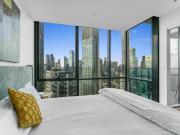 37th Floor City Views Luxury Apartment and Parking