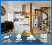 Mulberry duplex bien équipé 2 chambres petite vue sur mer plein centre dArromanches à 2 mn de la plage à pied et près de Bayeux au coeur des plages du débarquement