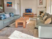 3 bedroom penthouse apartment in Calahonda