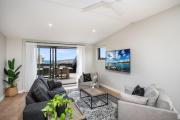 Spacious Penthouse Fabulous Harbour & Ocean Views