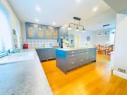 Top Floor Apartment with Castle Views