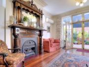 quiet and peaceful rooms in Perth City with free parking