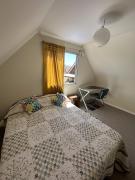 Habitación cama 2 P, en zona residencial cerca Mall plaza, UCM, Casino Talca