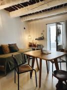 Vieil Antibes, plage de sable, avec parking