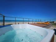 Departamento sobre la playa