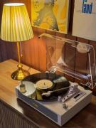 8-capacity # 3 rooms # 4 queen beds # 10 minutes on foot from Busan Station # Wood tone # Emotional interior # Netflix