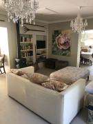 Charming Rose Cottage