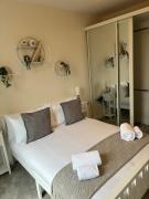 Modern spacious apartment in Addlestone