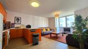 Colourful City Centre Hideaway, sleeps 6