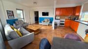Cool Dockland Apt, sleeps 5, with parking