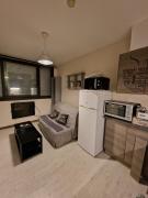 Au bord de mer studio au calme à la ciotat