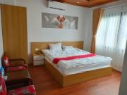 Nhà hàng, nhà nghỉ Hoàng Huy