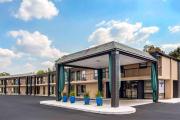 Super 8 by Wyndham Daleville-Fort Novosel