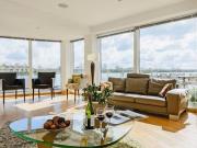 NEW Squirrels Leap Lake Views with Spa Access