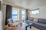 Henningsvær Seaside Ground Floor Apartment