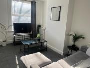 Cosy 2-Bed Home - Central Location - Train Station Cosy 2-Bed Home - Central Location - Train Station