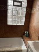 Casa ubicada 6 minutos del centro 6 minutes to Downtow No permited partys or smoking