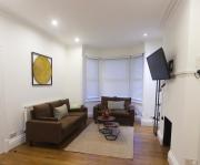 Modern 4-Bed Home Sleeps 8 Close to City Centre Parking Available - exc restricted hours