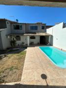 Casa com Piscina em Itaúna!