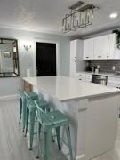 Beach Getaway,Walk orBike to beach,Fenced for doggie, Large Driveway