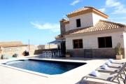 ENJOY House with Large Pool & Jacuzzi