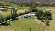 Yarra Fox Farm Cottage Farmstay
