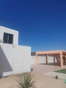 Estudio en tabachines, espacios compartidos alberca, cerca de salida Los Cabos