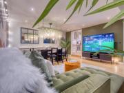 London Borough Market - hot tub, gaming & cinema