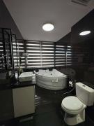 Sheryll Escapes - La Grande Penthouse 1 bedroom with private jacuzzi & Netflix!