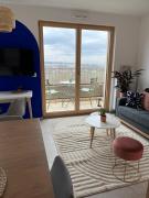 Studio avec vue et parking