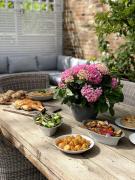 West Kensington Flat with Private Garden