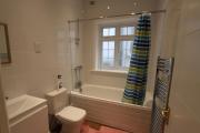 Spacious 2-bed flat, 2 baths & separate toilet