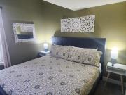 2BR Cozy Condo - Centrally Located - Stairs Required - FREE TICKETS INCLUDED - FC27-6