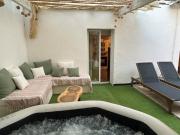 Cœur cannois avec terrasse, clim et jacuzzi Cœur cannois avec terrasse, clim et jacuzzi