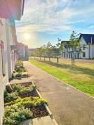 3 bed house with parking near airport 3 bed house with parking near airport