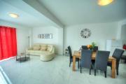 Spacious seafront 2 bedrooms with hot tub GOGZR-5