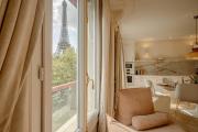 Apartment with Eiffel Tower view Apartment with Eiffel Tower view