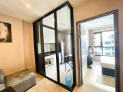 The Base市中心网红超大泳池 高速网络